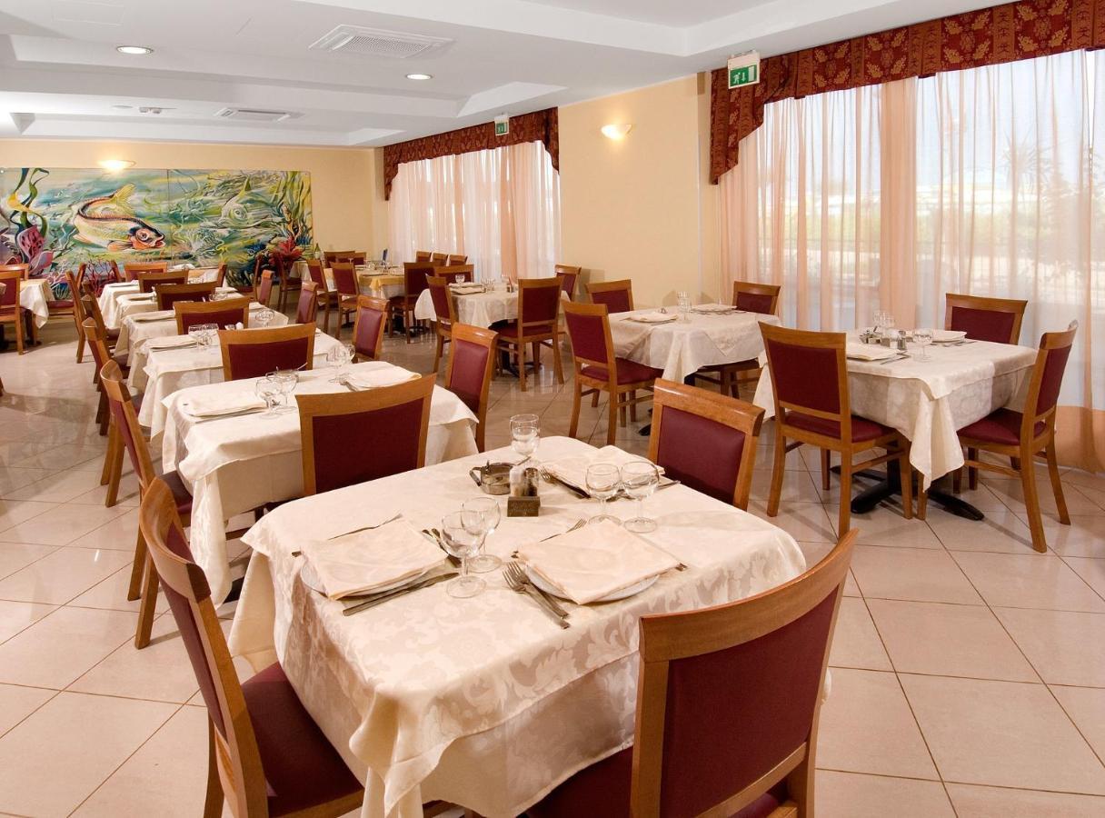 Hotel Belvedere Misano Adriatico Buitenkant foto