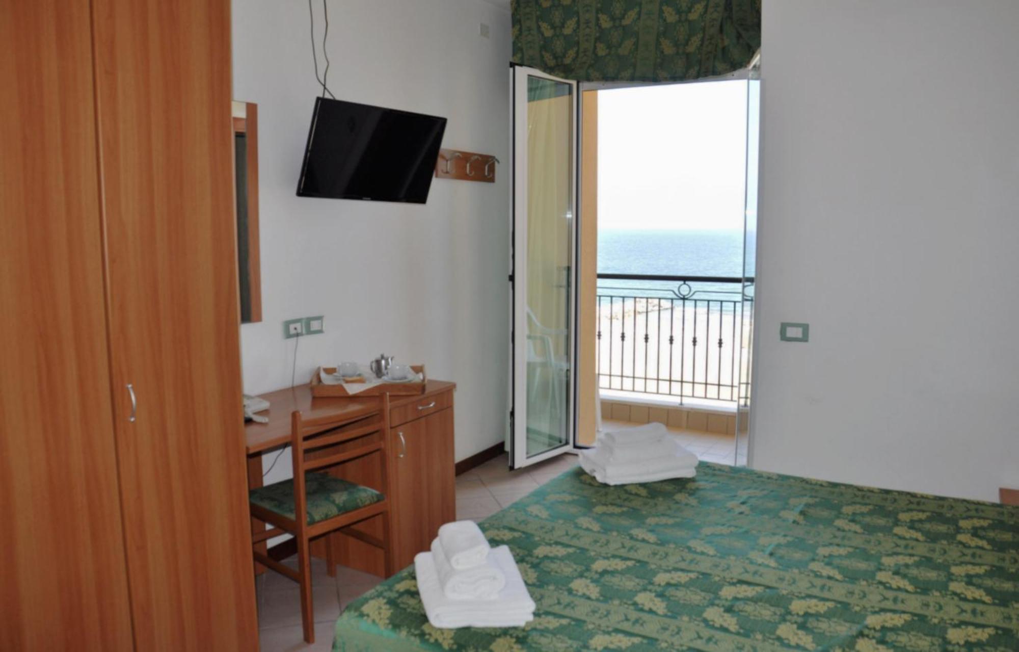 Hotel Belvedere Misano Adriatico Buitenkant foto