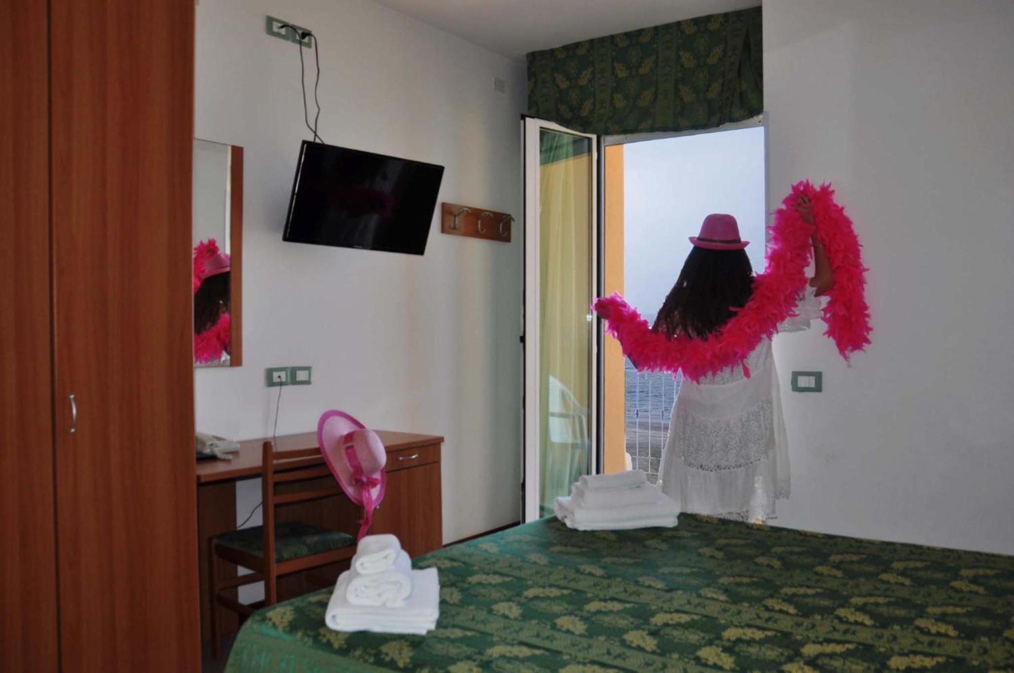 Hotel Belvedere Misano Adriatico Buitenkant foto