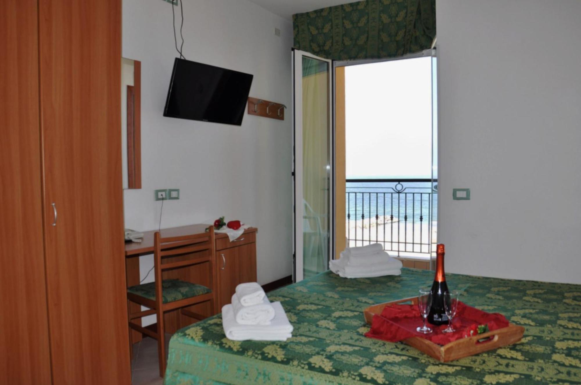 Hotel Belvedere Misano Adriatico Buitenkant foto
